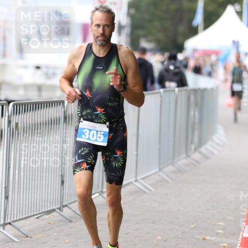 16.08.2026 - KN Förde Triathlon 2026 Antke Förster http://msf.ph/oto/10004749 16.08.2026 11:51:51 Laufen 7001, 305 meine-sportfotos.de