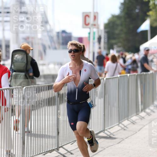 16.08.2026 - KN Förde Triathlon 2026 Antke Förster http://msf.ph/oto/10004758 16.08.2026 13:36:45 Laufen  meine-sportfotos.de