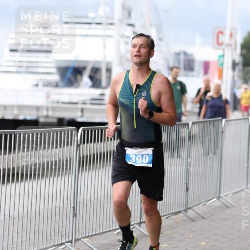 16.08.2026 - KN Förde Triathlon 2026 Antke Förster http://msf.ph/oto/10004777 16.08.2026 11:52:05 Laufen 390, 12 meine-sportfotos.de
