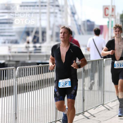 16.08.2026 - KN Förde Triathlon 2026 Antke Förster http://msf.ph/oto/10004778 16.08.2026 13:36:59 Laufen 522, 527 meine-sportfotos.de