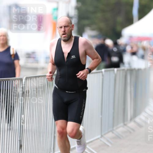 16.08.2026 - KN Förde Triathlon 2026 Antke Förster http://msf.ph/oto/10004801 16.08.2026 11:52:14 Laufen  meine-sportfotos.de