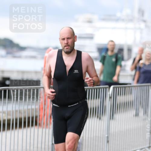 16.08.2026 - KN Förde Triathlon 2026 Antke Förster http://msf.ph/oto/10004813 16.08.2026 11:52:16 Laufen  meine-sportfotos.de