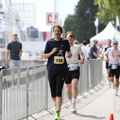 16.08.2026 - KN Förde Triathlon 2026 Antke Förster http://msf.ph/oto/10004826 16.08.2026 13:37:24 Laufen 70, 738, 538 meine-sportfotos.de