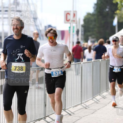 16.08.2026 - KN Förde Triathlon 2026 Antke Förster http://msf.ph/oto/10004834 16.08.2026 13:37:25 Laufen 738, 538 meine-sportfotos.de
