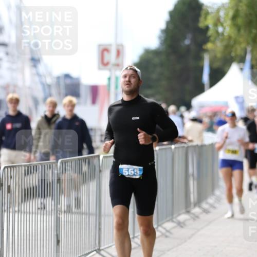 16.08.2026 - KN Förde Triathlon 2026 Antke Förster http://msf.ph/oto/10004938 16.08.2026 13:38:06 Laufen 73, 565 meine-sportfotos.de