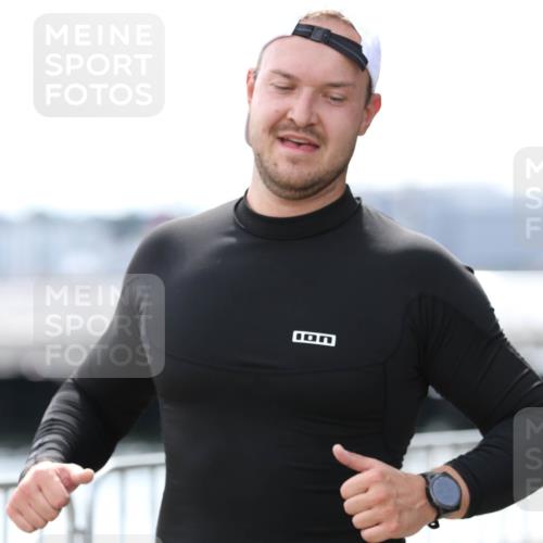 16.08.2026 - KN Förde Triathlon 2026 Antke Förster http://msf.ph/oto/10004954 16.08.2026 13:38:11 Laufen 555 meine-sportfotos.de