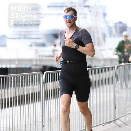 16.08.2026 - KN Förde Triathlon 2026 Antke Förster http://msf.ph/oto/10005034 16.08.2026 13:38:34 Laufen  meine-sportfotos.de