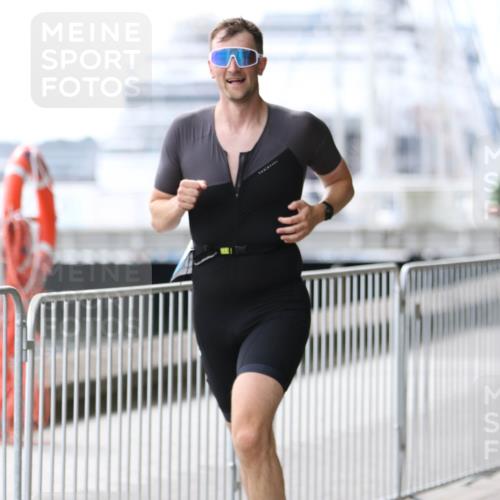 16.08.2026 - KN Förde Triathlon 2026 Antke Förster http://msf.ph/oto/10005038 16.08.2026 13:38:34 Laufen  meine-sportfotos.de