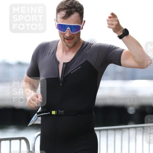 16.08.2026 - KN Förde Triathlon 2026 Antke Förster http://msf.ph/oto/10005050 16.08.2026 13:38:36 Laufen  meine-sportfotos.de