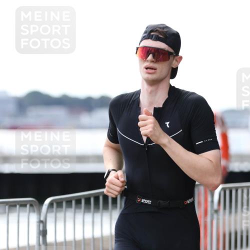 16.08.2026 - KN Förde Triathlon 2026 Antke Förster http://msf.ph/oto/10005054 16.08.2026 13:38:37 Laufen  meine-sportfotos.de