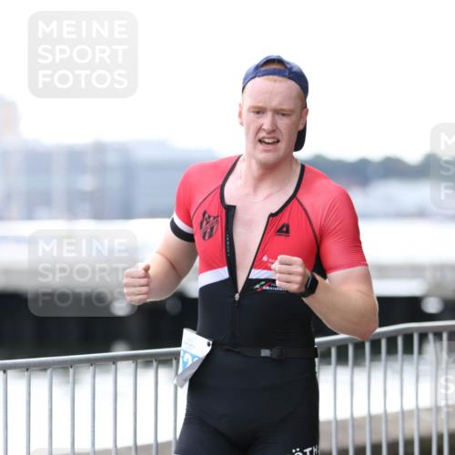 16.08.2026 - KN Förde Triathlon 2026 Antke Förster http://msf.ph/oto/10005150 16.08.2026 13:39:08 Laufen  meine-sportfotos.de