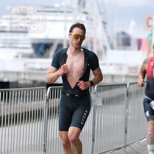 16.08.2026 - KN Förde Triathlon 2026 Antke Förster http://msf.ph/oto/10005209 16.08.2026 11:55:32 Laufen  meine-sportfotos.de