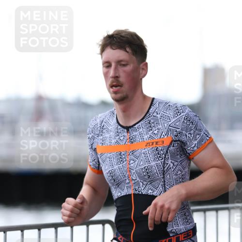 16.08.2026 - KN Förde Triathlon 2026 Antke Förster http://msf.ph/oto/10005270 16.08.2026 13:39:52 Laufen 517, 3, 3, 3 meine-sportfotos.de