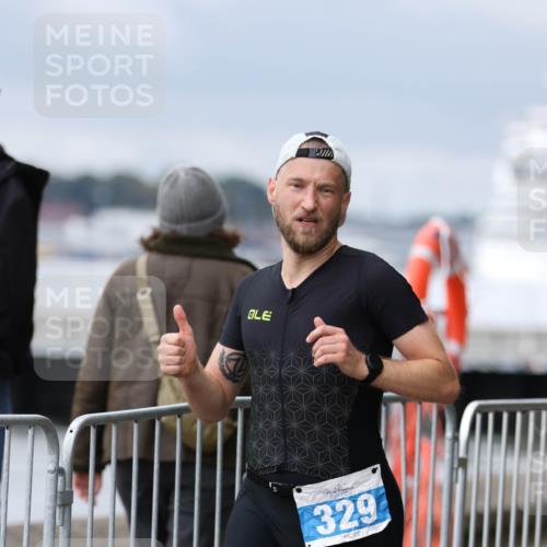 16.08.2026 - KN Förde Triathlon 2026 Antke Förster http://msf.ph/oto/10005329 16.08.2026 11:56:10 Laufen 329 meine-sportfotos.de