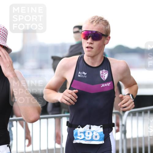 16.08.2026 - KN Förde Triathlon 2026 Antke Förster http://msf.ph/oto/10005330 16.08.2026 13:40:09 Laufen 35, 598 meine-sportfotos.de