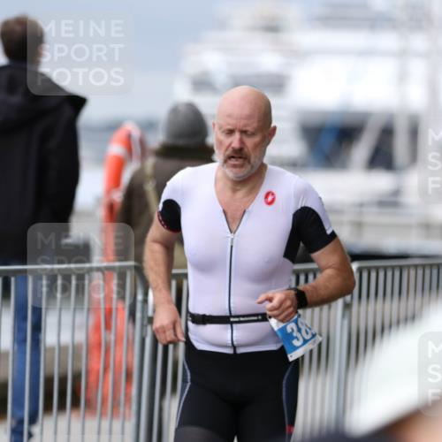 16.08.2026 - KN Förde Triathlon 2026 Antke Förster http://msf.ph/oto/10005341 16.08.2026 11:56:12 Laufen 38 meine-sportfotos.de