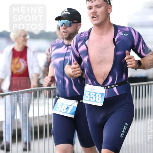 16.08.2026 - KN Förde Triathlon 2026 Antke Förster http://msf.ph/oto/10005418 16.08.2026 13:40:42 Laufen 587, 558, 3 meine-sportfotos.de