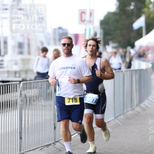 16.08.2026 - KN Förde Triathlon 2026 Antke Förster http://msf.ph/oto/10005622 16.08.2026 13:42:00 Laufen 715, 507 meine-sportfotos.de