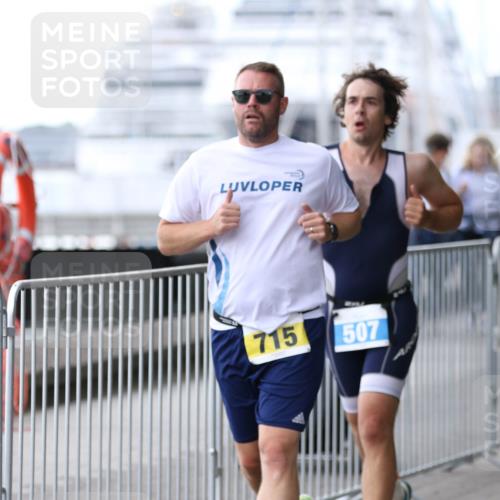 16.08.2026 - KN Förde Triathlon 2026 Antke Förster http://msf.ph/oto/10005630 16.08.2026 13:42:01 Laufen 715, 507 meine-sportfotos.de
