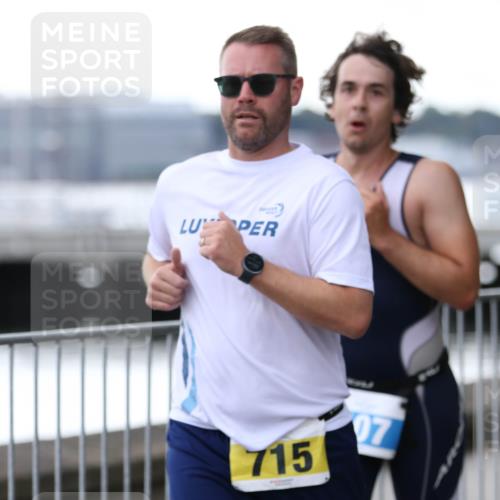 16.08.2026 - KN Förde Triathlon 2026 Antke Förster http://msf.ph/oto/10005638 16.08.2026 13:42:03 Laufen 715, 07 meine-sportfotos.de