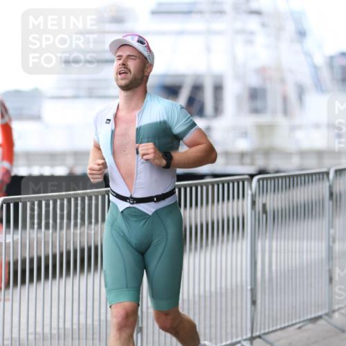 16.08.2026 - KN Förde Triathlon 2026 Antke Förster http://msf.ph/oto/10005682 16.08.2026 13:42:22 Laufen  meine-sportfotos.de