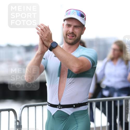 16.08.2026 - KN Förde Triathlon 2026 Antke Förster http://msf.ph/oto/10005690 16.08.2026 13:42:23 Laufen  meine-sportfotos.de