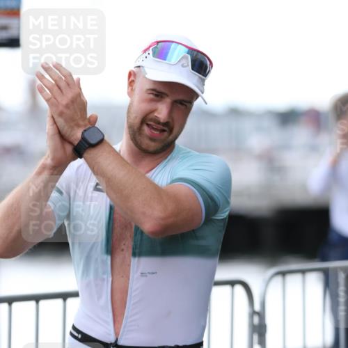 16.08.2026 - KN Förde Triathlon 2026 Antke Förster http://msf.ph/oto/10005694 16.08.2026 13:42:24 Laufen  meine-sportfotos.de