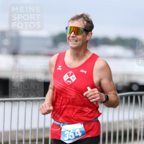 16.08.2026 - KN Förde Triathlon 2026 Antke Förster http://msf.ph/oto/10005769 16.08.2026 11:58:13 Laufen 354, 1885 meine-sportfotos.de