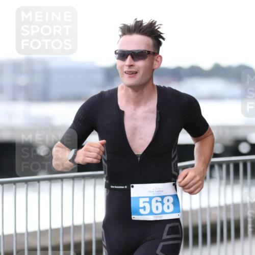 16.08.2026 - KN Förde Triathlon 2026 Antke Förster http://msf.ph/oto/10005778 16.08.2026 13:42:54 Laufen 568, 226 meine-sportfotos.de