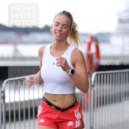 16.08.2026 - KN Förde Triathlon 2026 Antke Förster http://msf.ph/oto/10005842 16.08.2026 13:43:24 Laufen  meine-sportfotos.de