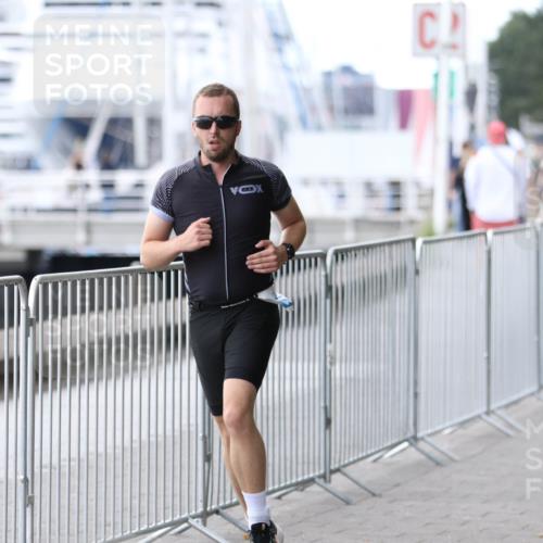 16.08.2026 - KN Förde Triathlon 2026 Antke Förster http://msf.ph/oto/10005862 16.08.2026 13:43:31 Laufen  meine-sportfotos.de