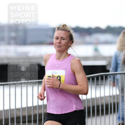 16.08.2026 - KN Förde Triathlon 2026 Antke Förster http://msf.ph/oto/10005902 16.08.2026 13:43:44 Laufen  meine-sportfotos.de