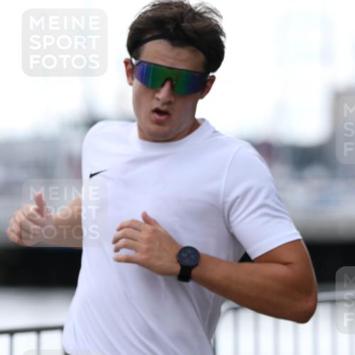 16.08.2026 - KN Förde Triathlon 2026 Antke Förster http://msf.ph/oto/10006010 16.08.2026 13:44:11 Laufen 727 meine-sportfotos.de