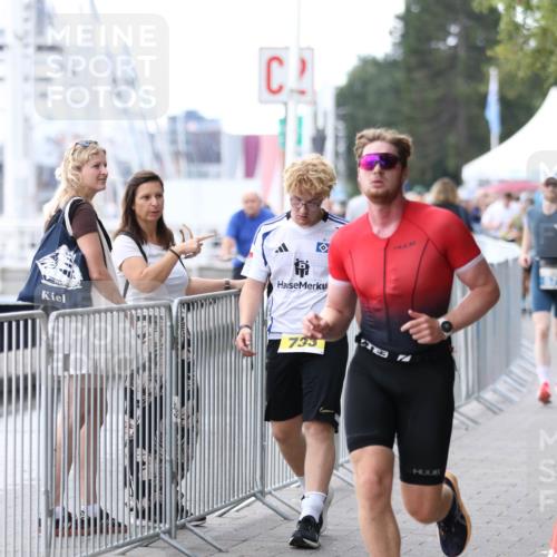 16.08.2026 - KN Förde Triathlon 2026 Antke Förster http://msf.ph/oto/10006149 16.08.2026 13:44:54 Laufen 733 meine-sportfotos.de