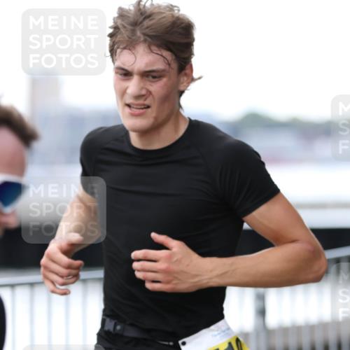 16.08.2026 - KN Förde Triathlon 2026 Antke Förster http://msf.ph/oto/10006245 16.08.2026 13:45:32 Laufen 20, 719 meine-sportfotos.de