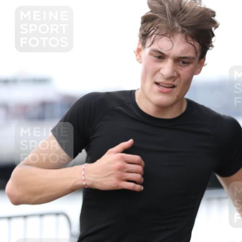 16.08.2026 - KN Förde Triathlon 2026 Antke Förster http://msf.ph/oto/10006248 16.08.2026 13:45:32 Laufen 20, 71 meine-sportfotos.de