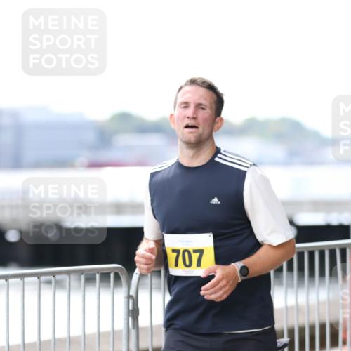 16.08.2026 - KN Förde Triathlon 2026 Antke Förster http://msf.ph/oto/10006296 16.08.2026 13:45:48 Laufen 707 meine-sportfotos.de