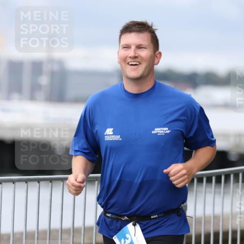 16.08.2026 - KN Förde Triathlon 2026 Antke Förster http://msf.ph/oto/10006301 16.08.2026 12:01:43 Laufen 385 meine-sportfotos.de