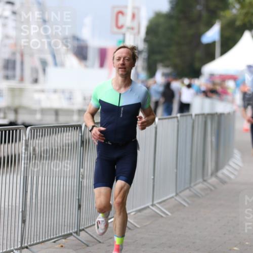 16.08.2026 - KN Förde Triathlon 2026 Antke Förster http://msf.ph/oto/10006340 16.08.2026 12:02:24 Laufen  meine-sportfotos.de
