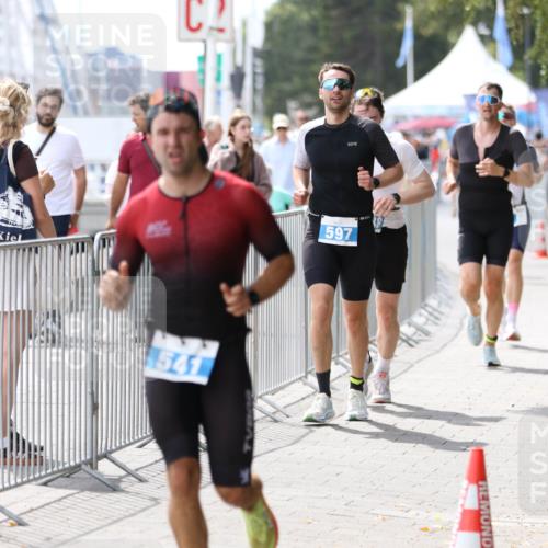 16.08.2026 - KN Förde Triathlon 2026 Antke Förster http://msf.ph/oto/10006341 16.08.2026 13:46:06 Laufen 541, 597 meine-sportfotos.de
