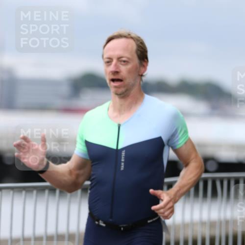 16.08.2026 - KN Förde Triathlon 2026 Antke Förster http://msf.ph/oto/10006349 16.08.2026 12:02:26 Laufen  meine-sportfotos.de