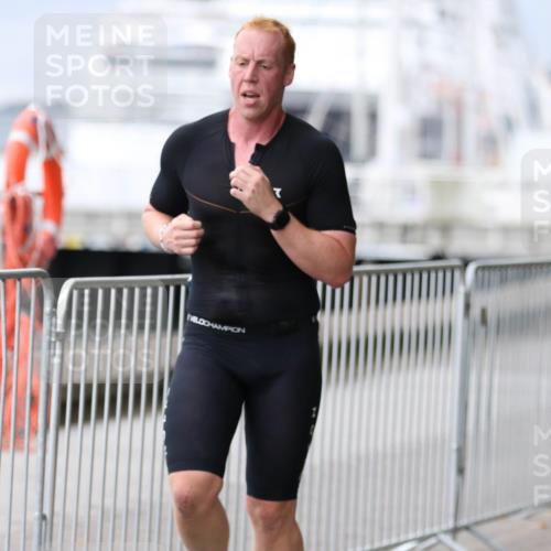 16.08.2026 - KN Förde Triathlon 2026 Antke Förster http://msf.ph/oto/10006400 16.08.2026 12:02:48 Laufen  meine-sportfotos.de