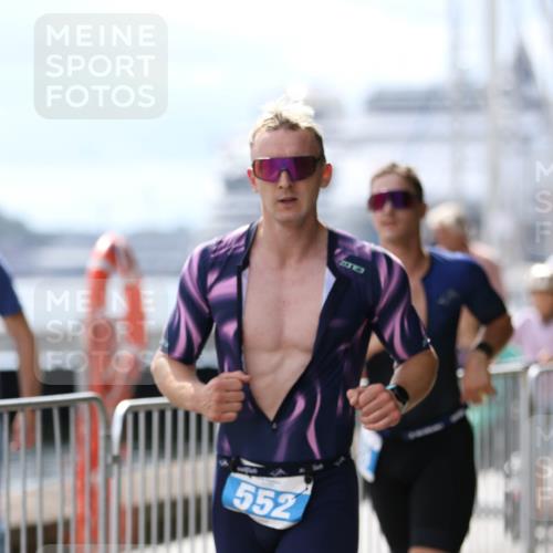 16.08.2026 - KN Förde Triathlon 2026 Antke Förster http://msf.ph/oto/10006404 16.08.2026 13:46:36 Laufen 3, 552 meine-sportfotos.de