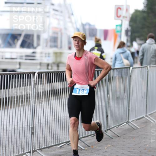 16.08.2026 - KN Förde Triathlon 2026 Antke Förster http://msf.ph/oto/10006462 16.08.2026 10:22:39 Laufen 186 meine-sportfotos.de