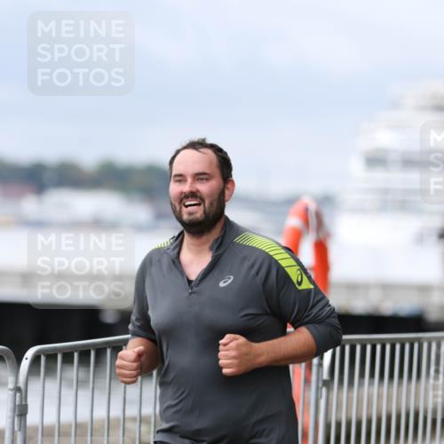 16.08.2026 - KN Förde Triathlon 2026 Antke Förster http://msf.ph/oto/10006466 16.08.2026 12:03:15 Laufen  meine-sportfotos.de