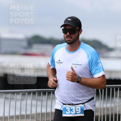 16.08.2026 - KN Förde Triathlon 2026 Antke Förster http://msf.ph/oto/10006490 16.08.2026 12:03:37 Laufen 339, 18 meine-sportfotos.de
