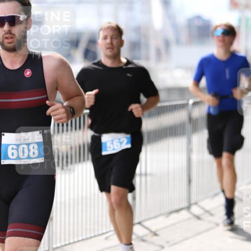 16.08.2026 - KN Förde Triathlon 2026 Antke Förster http://msf.ph/oto/10006548 16.08.2026 13:47:47 Laufen 608, 562 meine-sportfotos.de