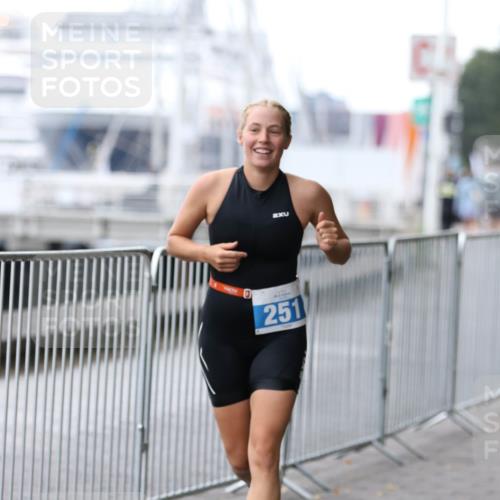 16.08.2026 - KN Förde Triathlon 2026 Antke Förster http://msf.ph/oto/10006567 16.08.2026 10:23:24 Laufen 251 meine-sportfotos.de