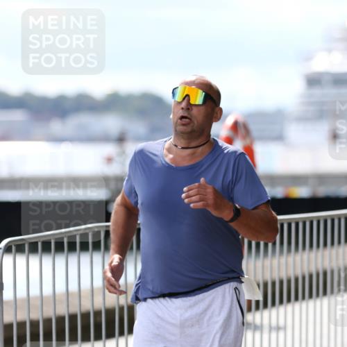 16.08.2026 - KN Förde Triathlon 2026 Antke Förster http://msf.ph/oto/10006581 16.08.2026 13:47:59 Laufen  meine-sportfotos.de