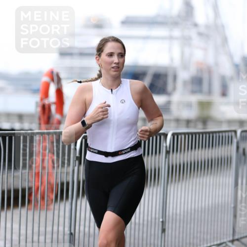 16.08.2026 - KN Förde Triathlon 2026 Antke Förster http://msf.ph/oto/10006585 16.08.2026 10:23:34 Laufen  meine-sportfotos.de